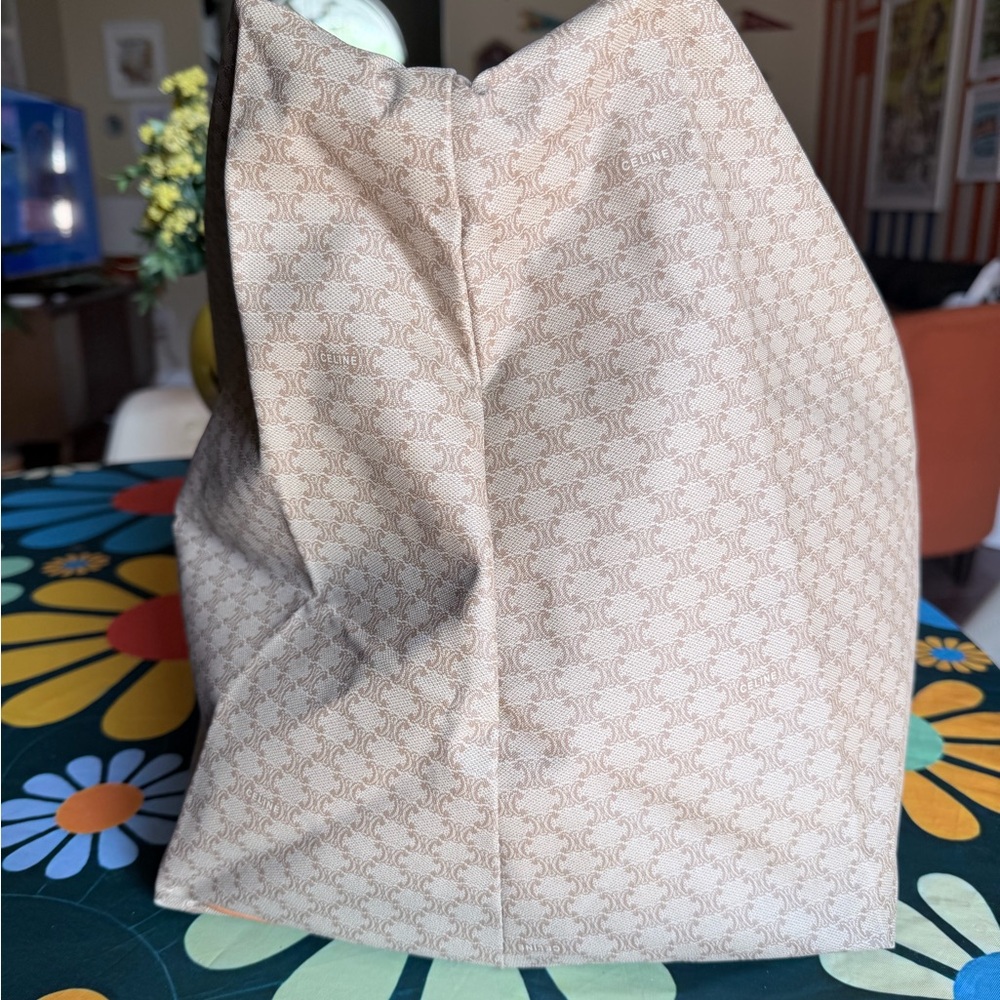 CELINE DUFFLE BAG IN VERY GOOD VINTAGE CONDITION. - Picture 7 of 13